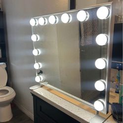 Impressions Vanity