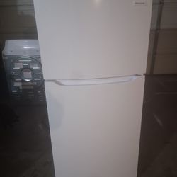 New Fridgedaire Fridge