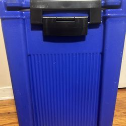 Gator Gater Hot Or Cold Water Box 