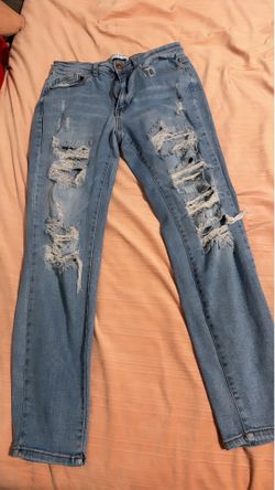 Ripped jeans women’s
