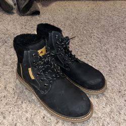 Quickshark Mountain Boots - Size 10.5
