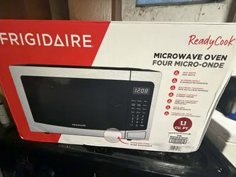 Frigidaire 1.1 Cu. Ft. Microwave Oven - New in Box