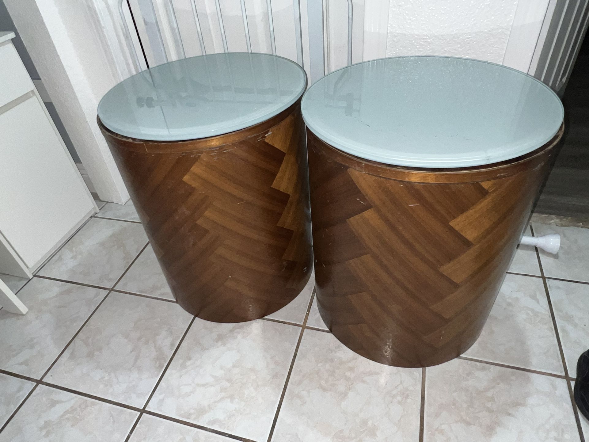 2 Side Storage Tables