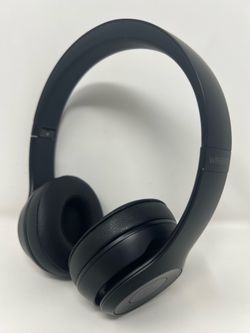 Beats Solo3 Wireless On-Ear Headphones - Apple W1 Headphone Chip, Class 1 Bluetooth, 40 Hours of Listening Time, Built-in Microphone - Black