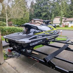 2019 Yamama Waverunner VX Deluxe and Trailer