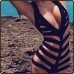 NEW W/O TAGS ONE SIZE FITS ALL BLACK STRAPPY MONOKINI BIKINI HALTER SWIMMING BATHINGSUIT BATHING SUIT SWIMSUIT