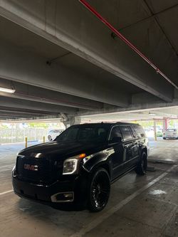 GMC Yukon Denali