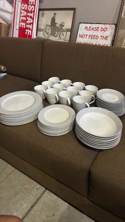 Mikasa Ultima + china 51 piece strong fine china