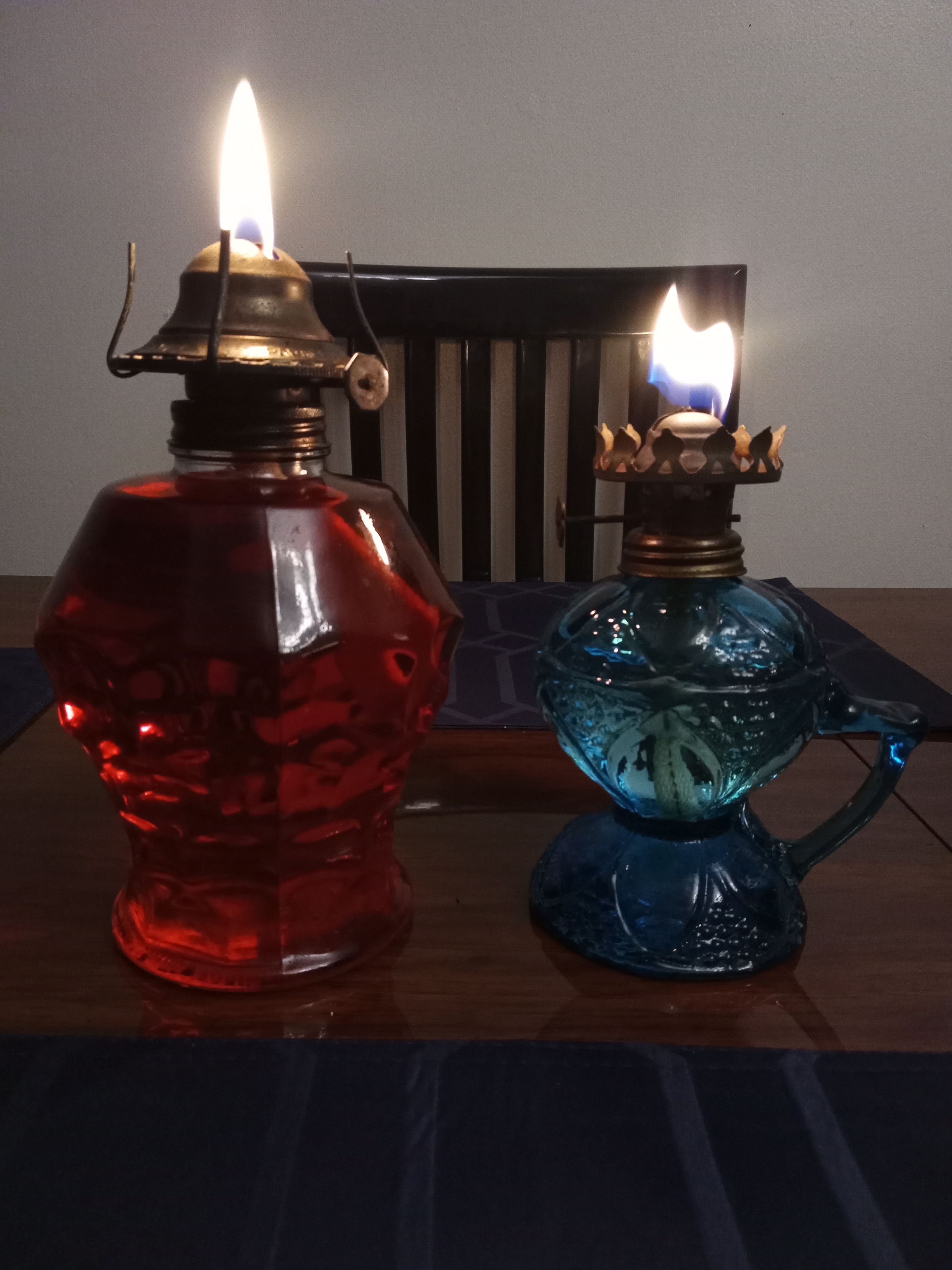 Lot of 2 Vintage Clear and Blue Glass Oil Kerosene Lamps Kaadan Hong Kong