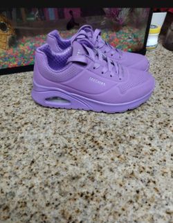 Uno Stand On Air Sketchers 