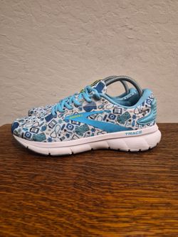 Brooks Trace 2 "Hero Pack" Athletic Running Shoes
Women's Size US 8.5 Medium B