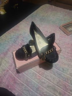 Juicy Couture size 9  WOMENS