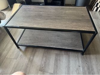 WOODEN COFFEE TABLE - 2 TIER
