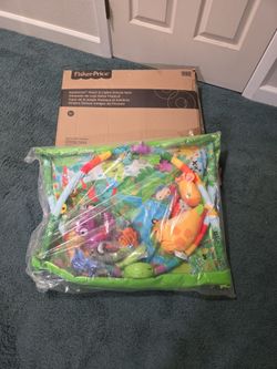 BRAND NEW FISHER PRICE RAINFOREST MUSIC & LIGHTS DELUXE GYM SEE DESCRIPTION