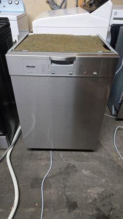Miele Dishwasher *stainless