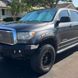 2011 Toyota Tundra LOW Miles