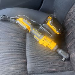 Dewalt Compact 12 Volts  3/8 Impact Ratchet Brushless Combo Whit 2 Batteries And Charger Totally New 