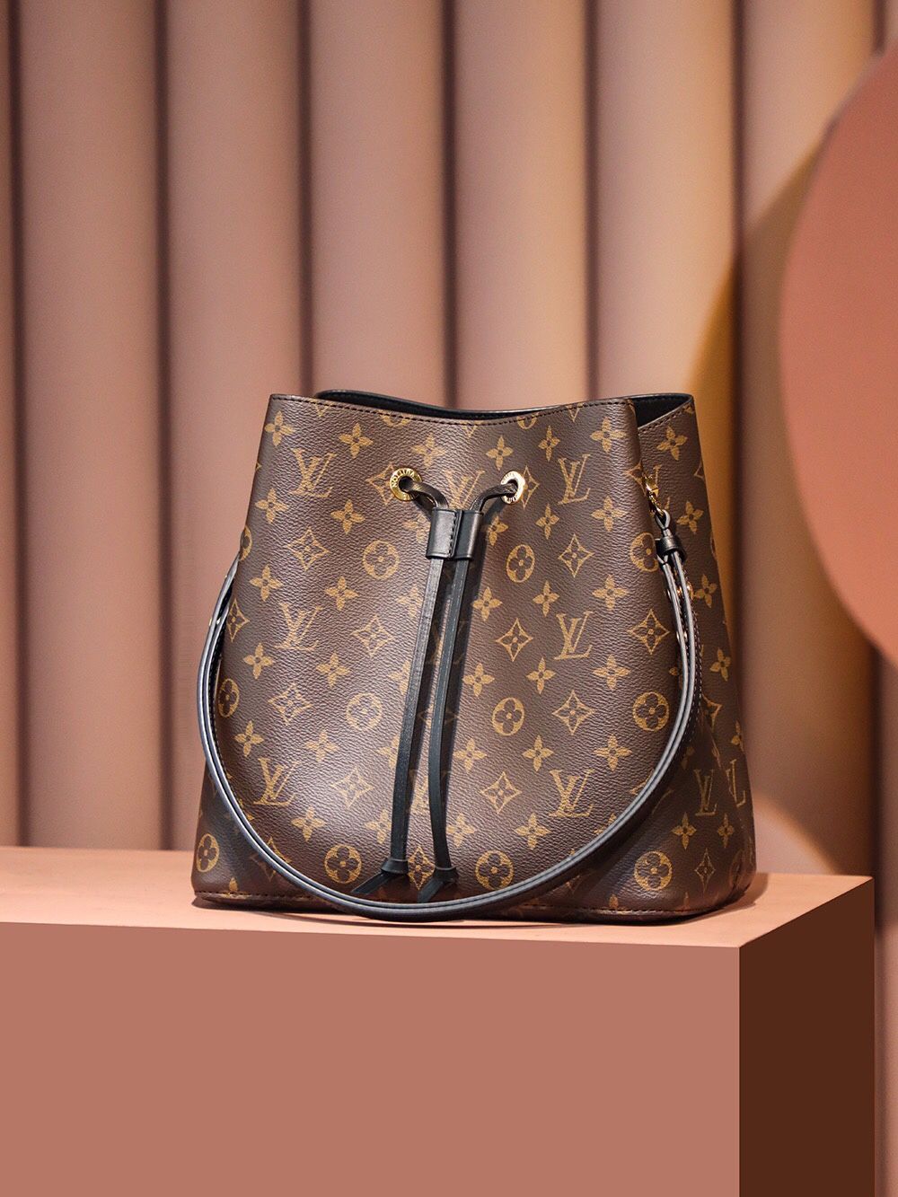 Louis Vuitton New girls' bucket bag