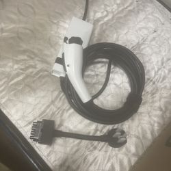 Chevrolet Lyriq Ev Car Battery Charger 