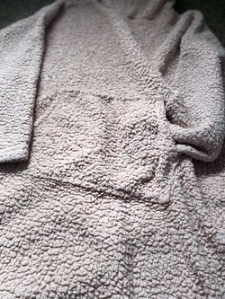 —>Gently Used One Size Fits All Comfy From PINK<-