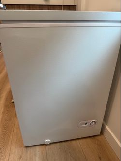 Kismile 3.5 Cubic Feet White Chest Freezer