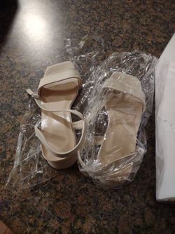 Dress shoes off white size 6