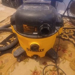 DeWALT WET/DRY  VOC. 9.0 GALLON