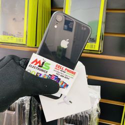 IPHONE XR 64GB UNLOCKED