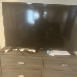 42 Inch Samsung Smart TV  Great Condition 