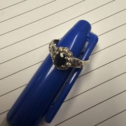 Sapphire Ring 14 K White Gold