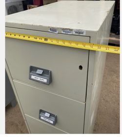 Fire safe file cabinet