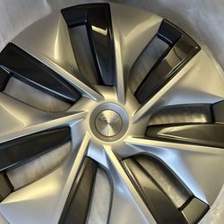 Tesla Hubcaps X4 used