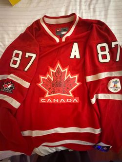 Sidney Crosby (#87) Official Team Canada Olympics Hockey Jersey (Brand New w/Tags)