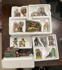 Christmas Decor - Department 56/Heritage Village