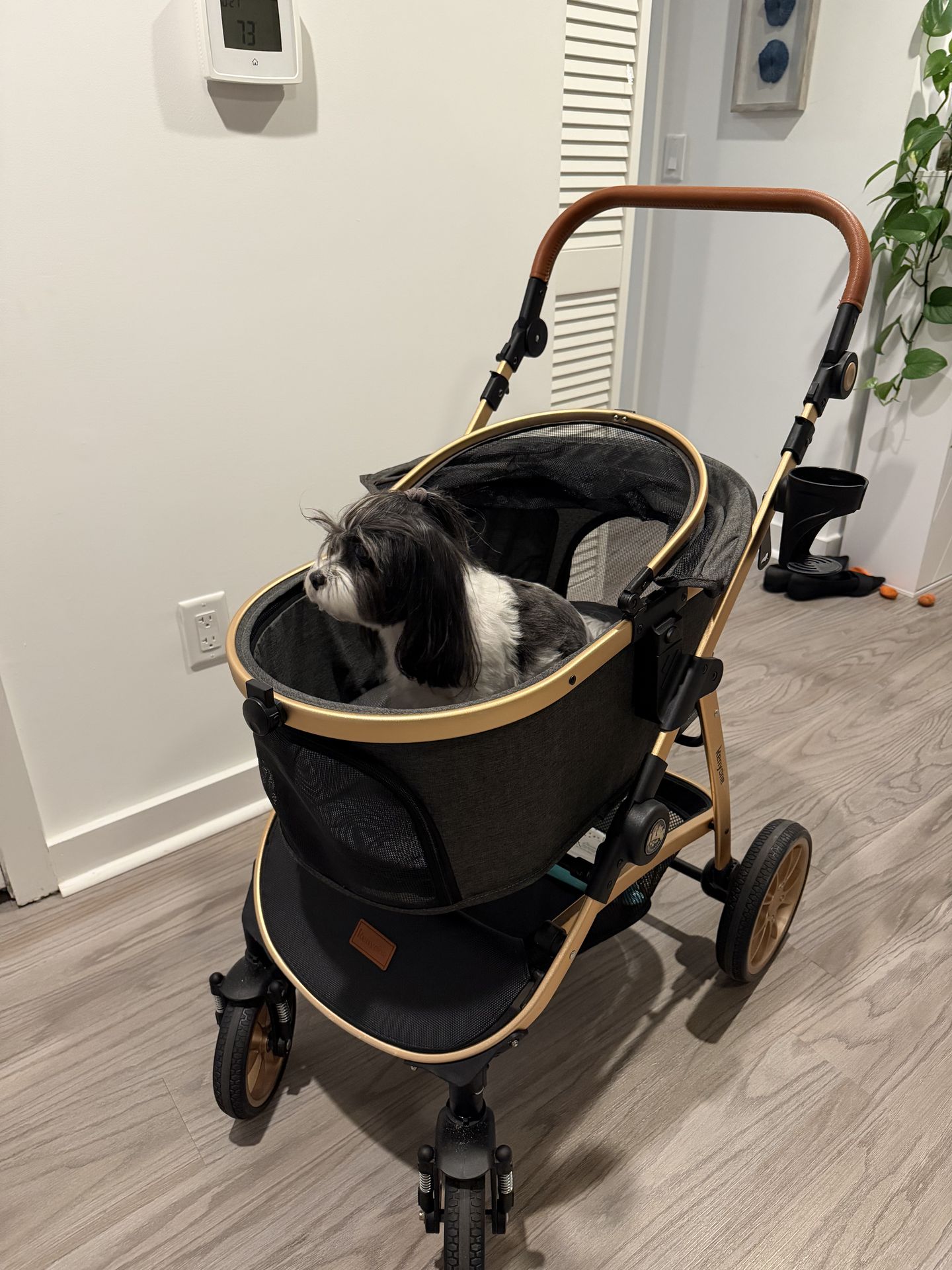 Dog stroller