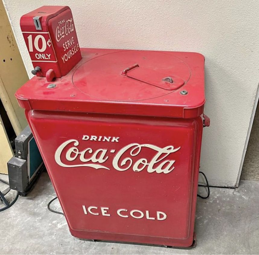 1940’s Coca-Cola Vendo Jr.
