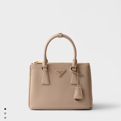 AUTHENTIC PRADA Galleria Saffiano Leather Bag