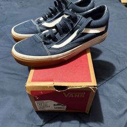 Women’s Vans Size 7.5