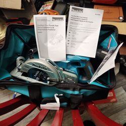 Makita 36V (18V X2) Rear-Handle Saw – BRAND NEW + Charger + 2 Batteries + cool Makita carrying case! 