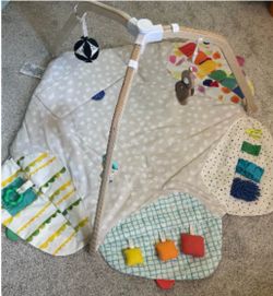 Lovevery Play Gym & Play Mat – Complete Set – Excellent Condition