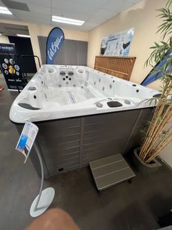 Luxury Hot Tubs for Sale — Your Backyard Escape Awaits