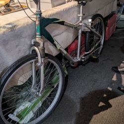 MONGOOSE MOUNTAIN BIKE