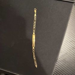 10k Gold Fígaro Bracelet With Id Bar  