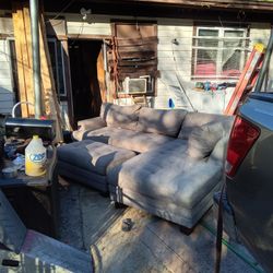 SectionalCouches With Ottoman