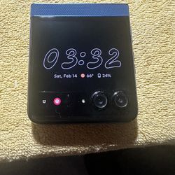 Motorola Razr 2025/ 256gb Locked