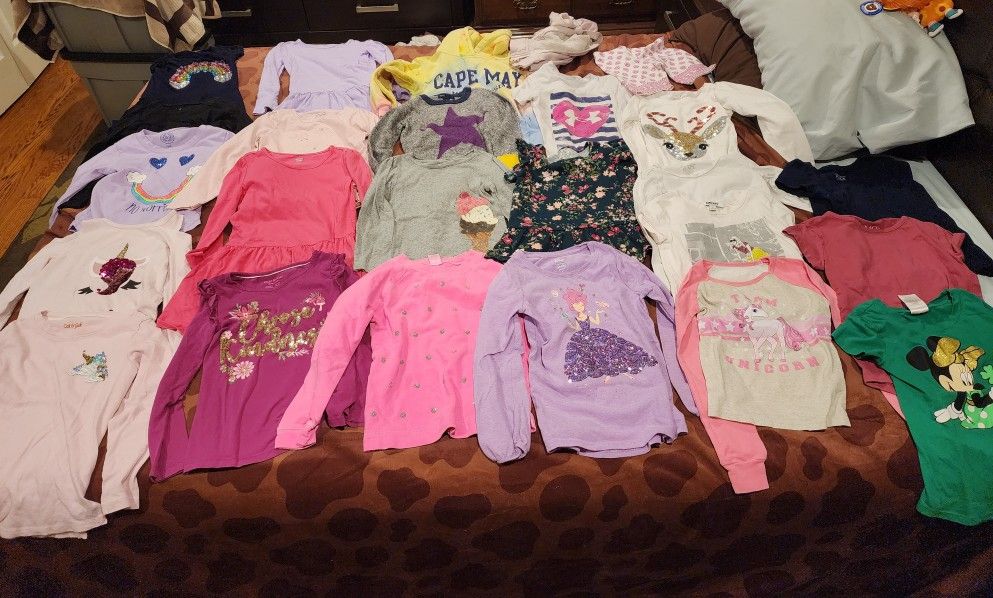 Girls clothes bundle 5t with a few 4t