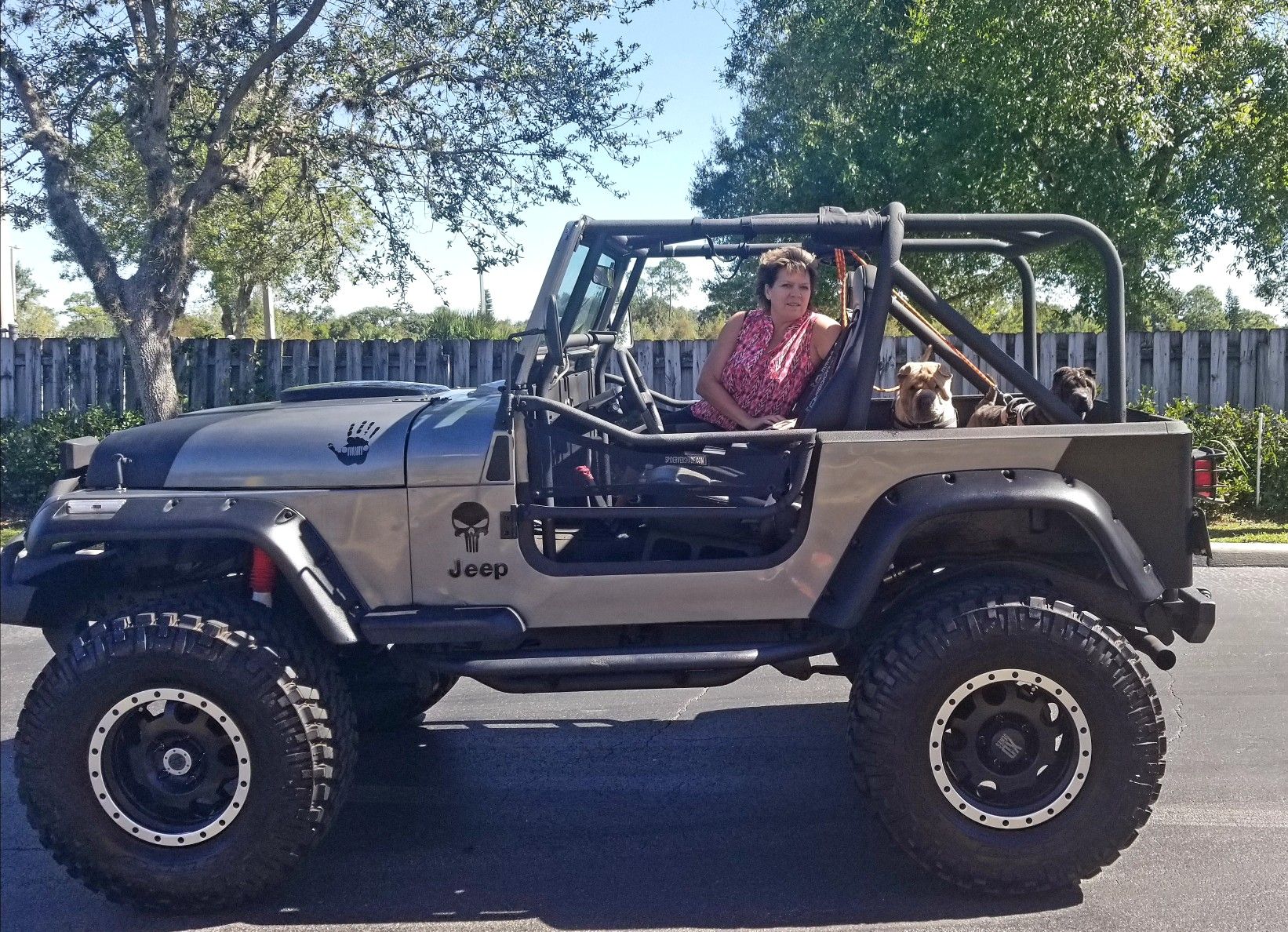 CUSTOM JEEP WRANGLER WITH 350 CHEVY SMALL BLOCK