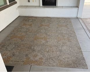 Crate & Barrel 10x14 large area rug.
