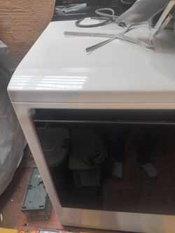 Washer and Dryer (gas) new