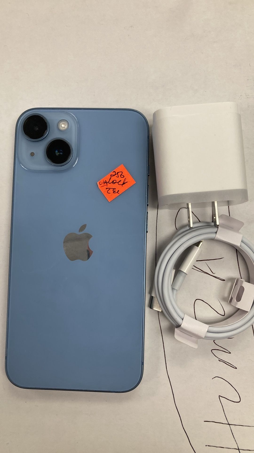 Factory Unlocked IPhone 14 256 gb comes with store warranty